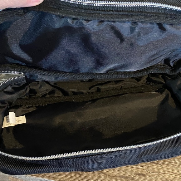 Sonia Kashuk Black Nylon Gold Zipper Cosmetic Bag 2 Compartments 10x4x4 - Picture 4 of 5